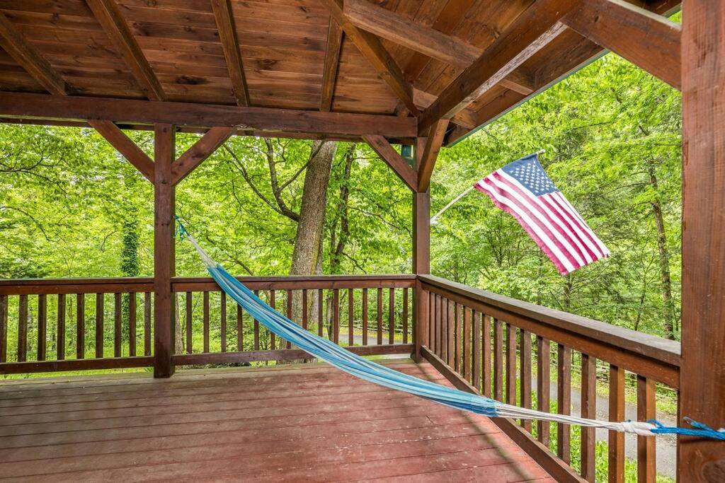 Pigeonforge Cabin Game Roomdog Friendlyhot Tub พิเจนฟอร์จ ภายนอก รูปภาพ