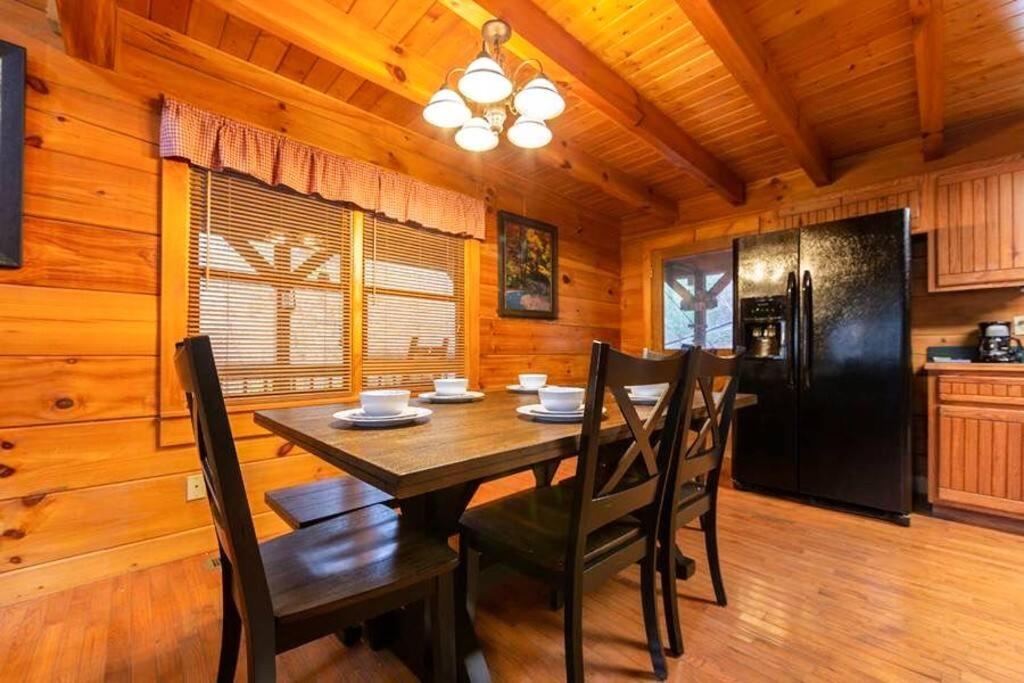 Pigeonforge Cabin Game Roomdog Friendlyhot Tub พิเจนฟอร์จ ภายนอก รูปภาพ