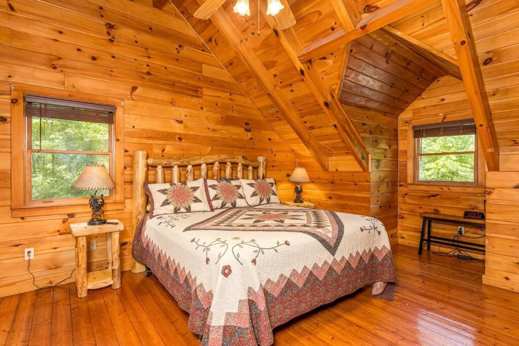 Pigeonforge Cabin Game Roomdog Friendlyhot Tub พิเจนฟอร์จ ภายนอก รูปภาพ