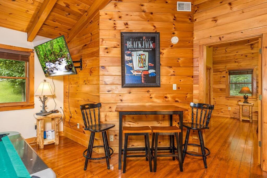 Pigeonforge Cabin Game Roomdog Friendlyhot Tub พิเจนฟอร์จ ภายนอก รูปภาพ